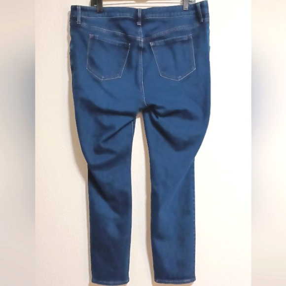 Old Navy women's maternity front low panel skinny jeans - Picture 6 of 9